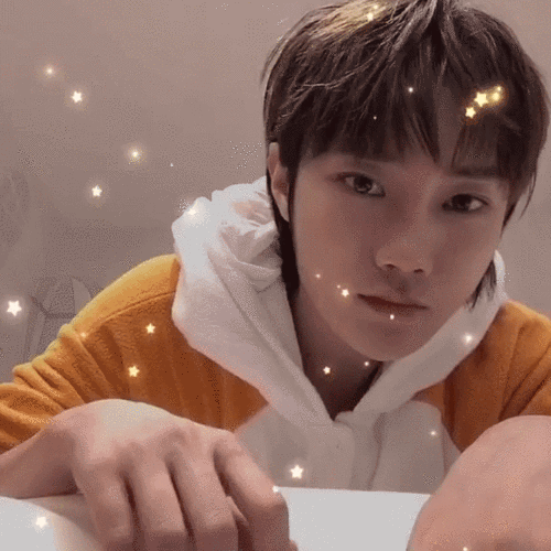 刘也来给大家比个心,祝大家生活愉快,顺顺利利!