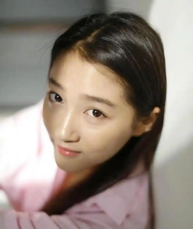 网友:关晓彤的素颜照,能征服顶流吗? 676767