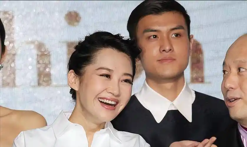 刘波很早就喜欢许晴了,只是他一直没有找到合适的机会来表达.