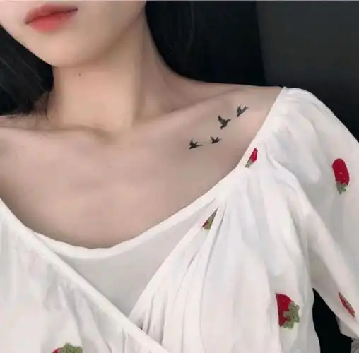 判断你是哪一类型的锁骨一字锁骨被公认最好看(u型锁骨有骨感美)