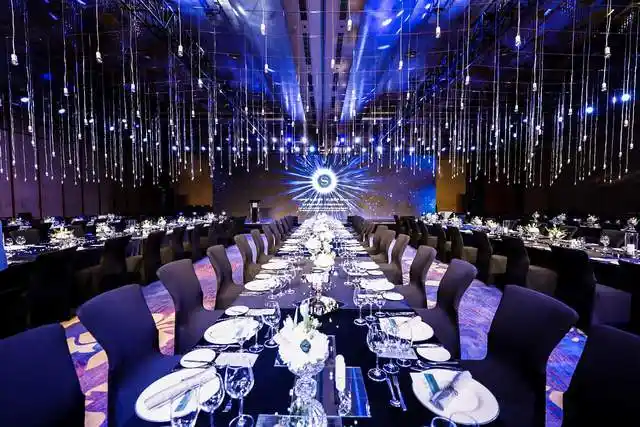 北京金隅喜来登大酒店回顾展暨十周年答谢晚宴圆满举行