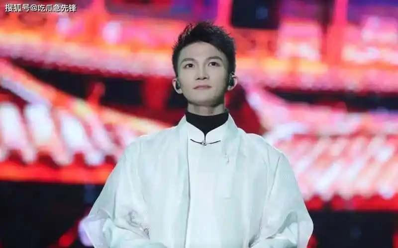 周深的逆袭人生从伪娘到宝藏歌手的他都经历了什么