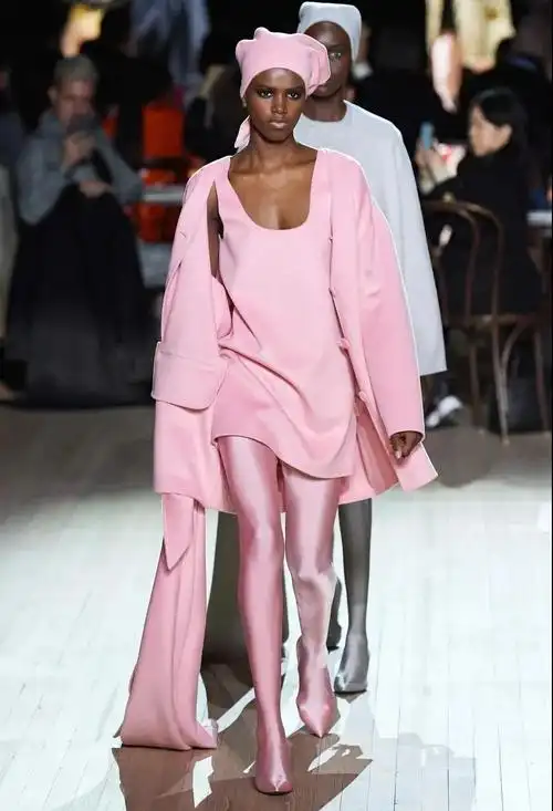 2021春夏流行色 有这10种足够让你美 显白时尚又高级