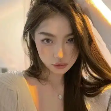 真人很火的女生头像高冷御姐