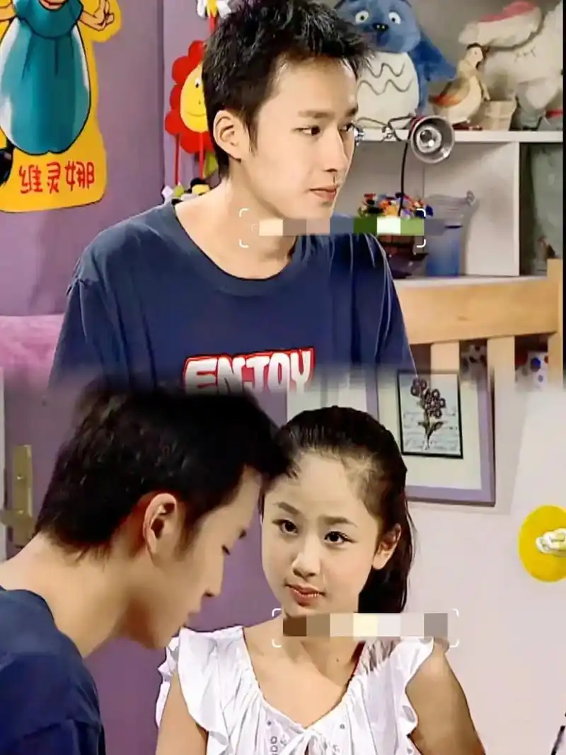 家有儿女第二部小雪暗恋家教那集,杨紫这个眼神好有少女暗恋懵懂感啊