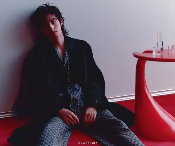 宋威龙芭莎男士五月刊封面