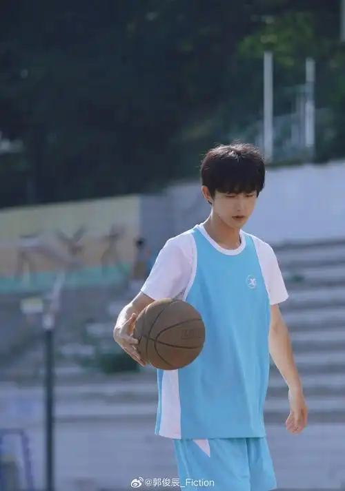 就要辰现在#很久没打球了,已经明显感觉到四肢不协调了郭俊辰超话