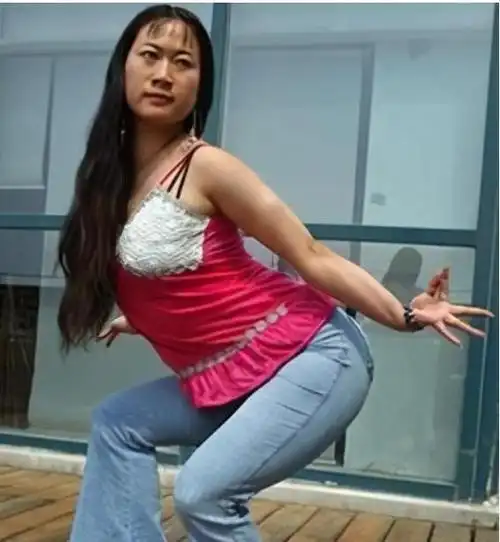 网红鼻祖芙蓉姐姐曾扮丑走红网络如今已成富豪颜值超高