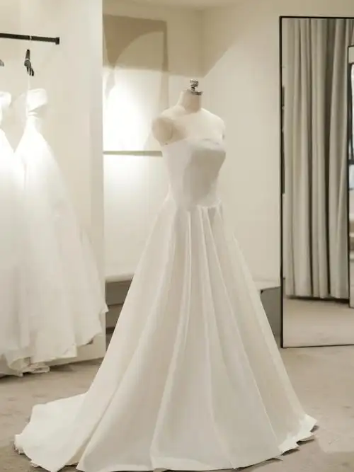 不得不做出的选择01但也希望能遇上爱她们的有缘人婚纱款式九成新