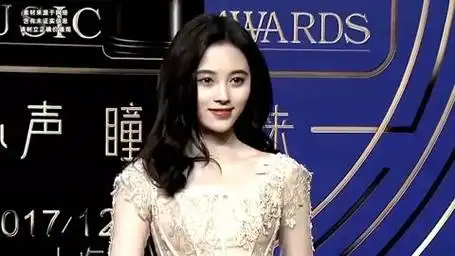 整容前后判若两人,鞠婧祎颜值姣好,杨颖只修复了牙齿