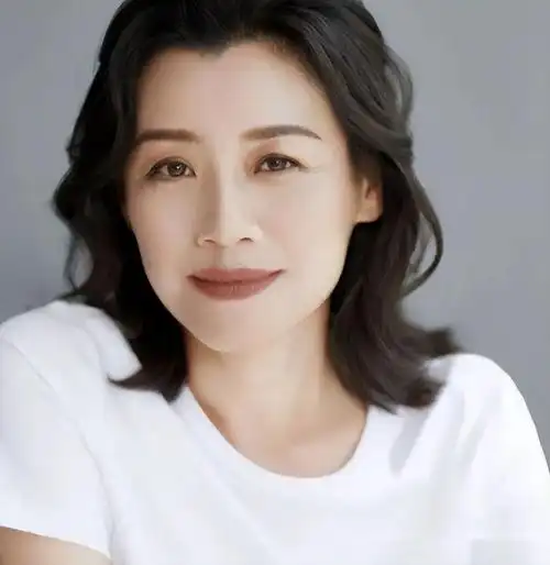 5位不打针不整容自然老去却越老越美的女明星很优雅