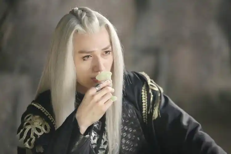 还记得《花千骨》的杀阡陌吗?昙花一现后客串新剧差点没认出来