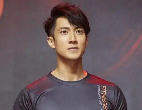 吴尊女儿才是"整容式"长大,混血味越来越浓,如今还撞脸钟丽缇