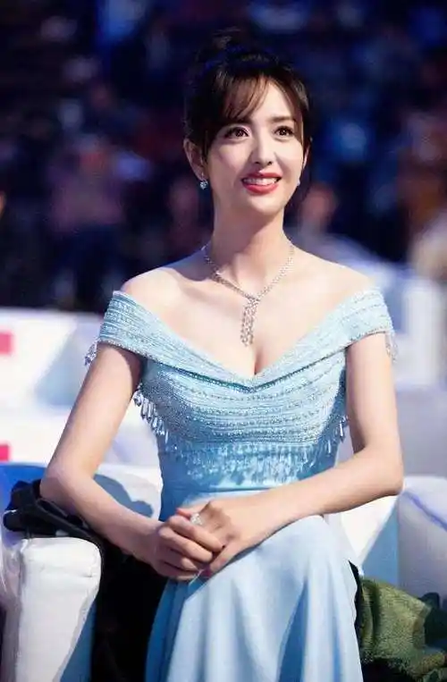 小知识佟丽娅什么民族出生锡伯族的佟丽娅个人资料简介