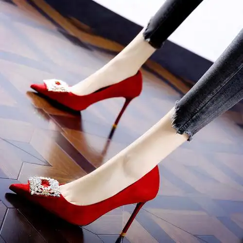 尖头婚鞋秀禾方扣水钻红色高跟鞋女韩版2022春秋新款婚宴细跟单鞋