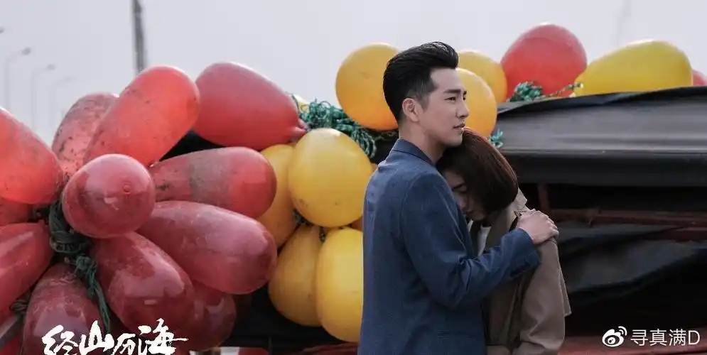 在剧《经山历海》中,邹廷威饰演的由浩亮是一位非常支持妻子吴小蒿