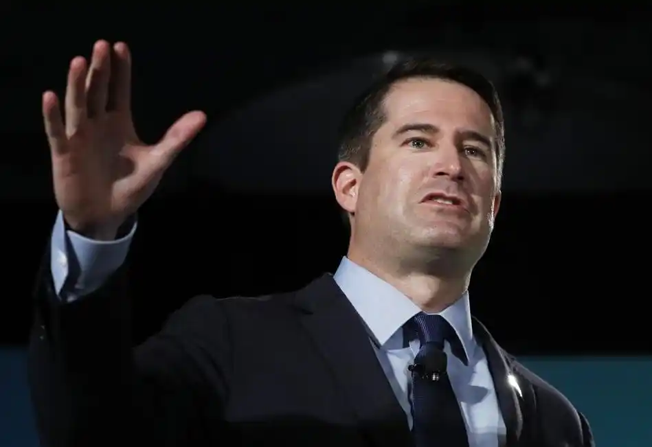 哗众取宠阿富汗混乱撤离之际两名美国议员私自飞抵喀布尔机场