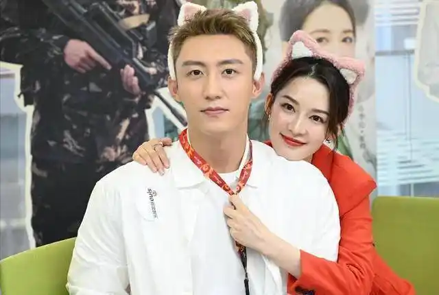 李沁黄景瑜因戏生情,弄假成真?互换情侣头像,彼此备注成亮点!