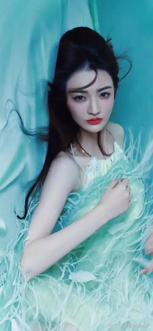 这谁顶得住!徐璐:一位多才多艺的演艺明星_才华_观众_作品