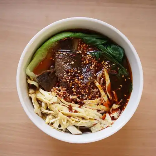 ed的炼金术士做的油泼辣子酸汤面