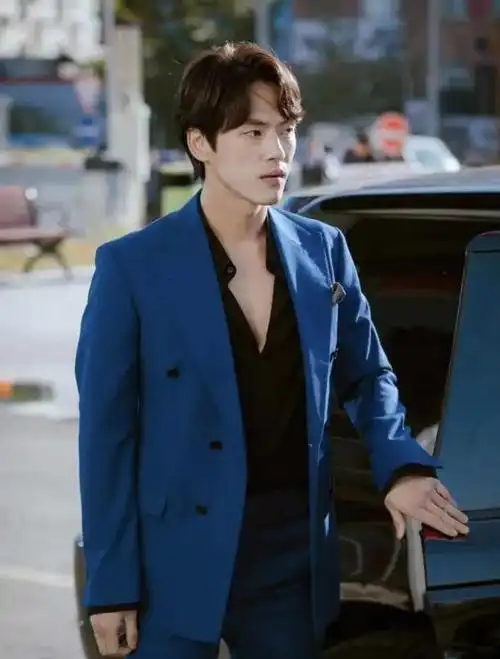 好歹也是亚洲顶流怎么谈的都是癫婆