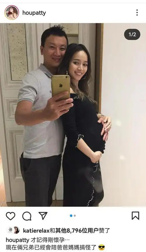 45 岁侯佩岑晒全家福,总裁老公秀恩爱,父子三人皮肤黝黑