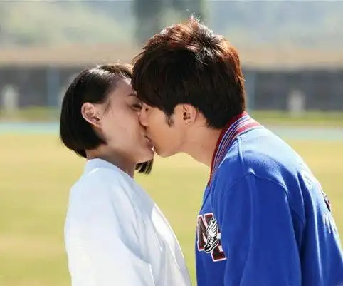 【图】荧幕情侣贺军翔杨丞琳吻戏多 男方称错过女方很遗憾