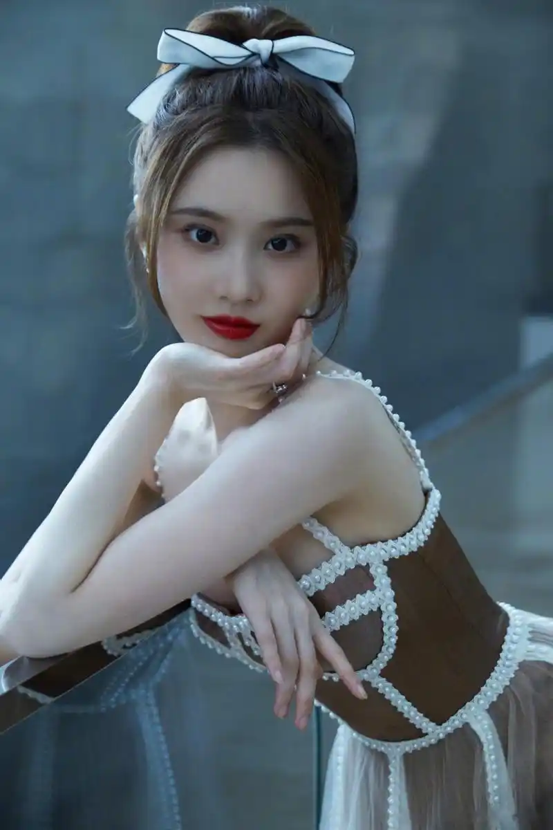 优雅女神张慧雯写真壁纸