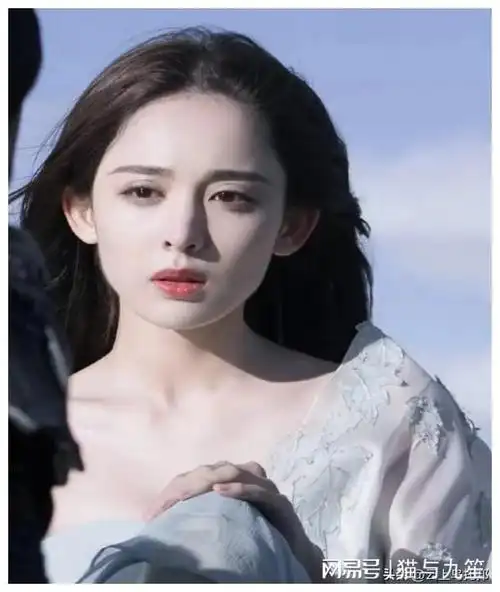 有种"夺命的刀",叫古力娜扎的腰,有种"夺人的魂",叫她的臀|张翰|模特