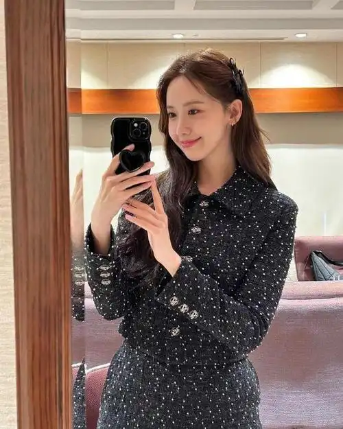 林允儿日常美照可爱十足