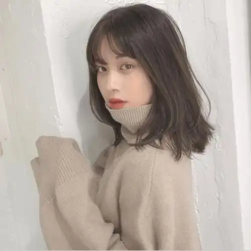 7,利落直系短发配合了层次染发,杨丞琳的利落直系短发有型有清爽.