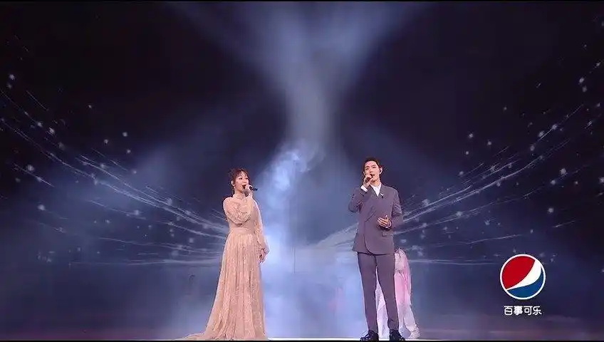 星光大赏杨紫肖战合作舞台杨紫肖战同台合唱余生请多指教