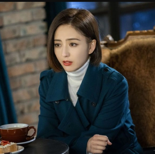 佟丽娅《爱的厘米》化身酷飒机长,百变演绎冬日潮酷穿搭,太吸睛