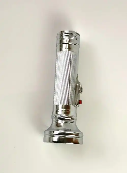 老式用电池的手电筒 fy350 铁质 铁皮两节一号电池 黄光 怀旧 胎教z