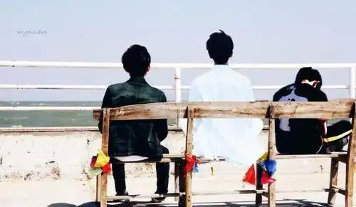 王俊凯王源千玺三小只满屏的兄弟情好像三兄弟一样