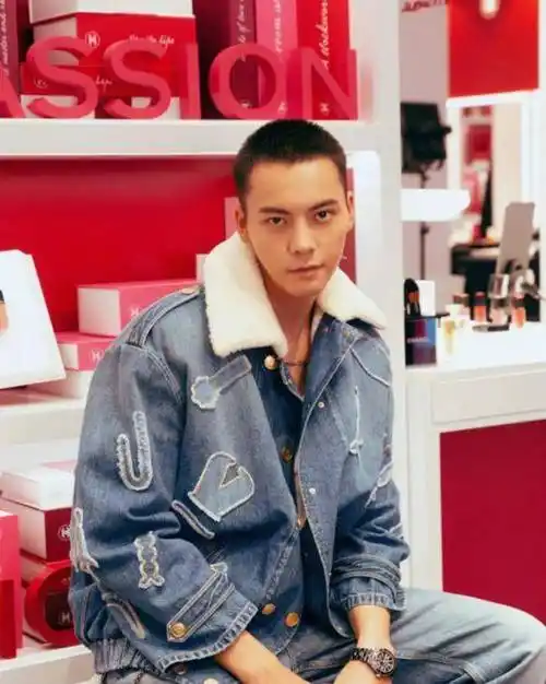 男明星寸头造型肖战陈伟霆很野最后一位却像是犯了罪