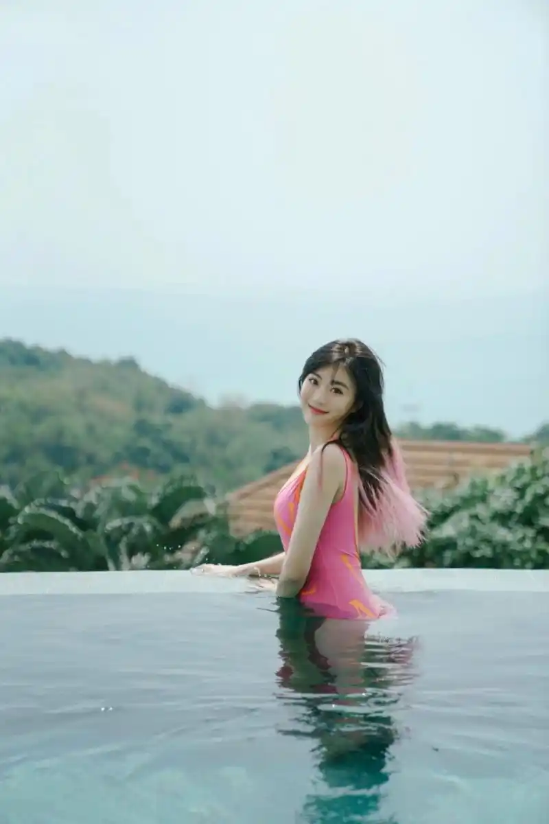 牟星 94 泳装秀出美好身材