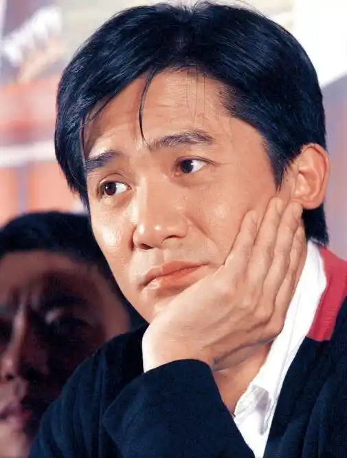 迷人超过30年,梁朝伟的一双"电眼"究竟是如何炼成的?