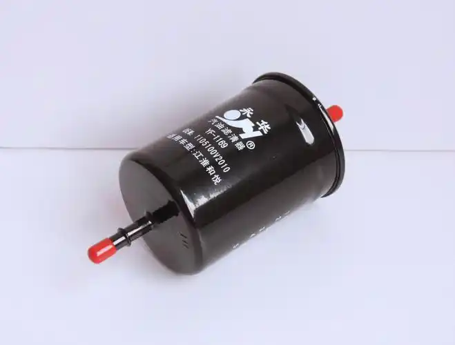 燃油滤清器   功能特点:滤除汽油中的杂质使洁净的燃油