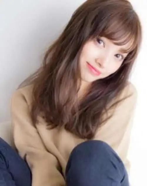 别再披头散发了,这有10款适合圆脸的中卷发型,可甜可盐