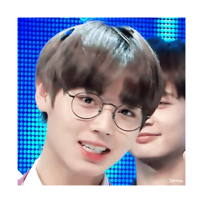 朴志训跳舞动图