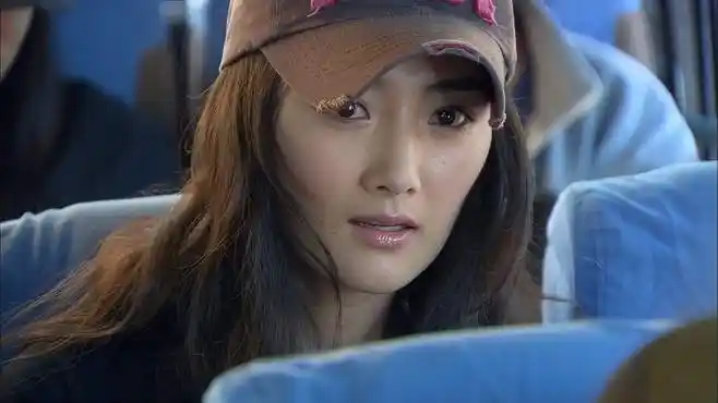 铁血雄心:大妈不给孩子换尿裤,被民警一检查,原来藏有毒品