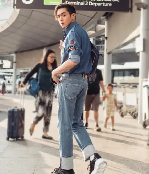 张若昀嫌自己矮都181了还穿厚底鞋丑得网友想强行抠下来