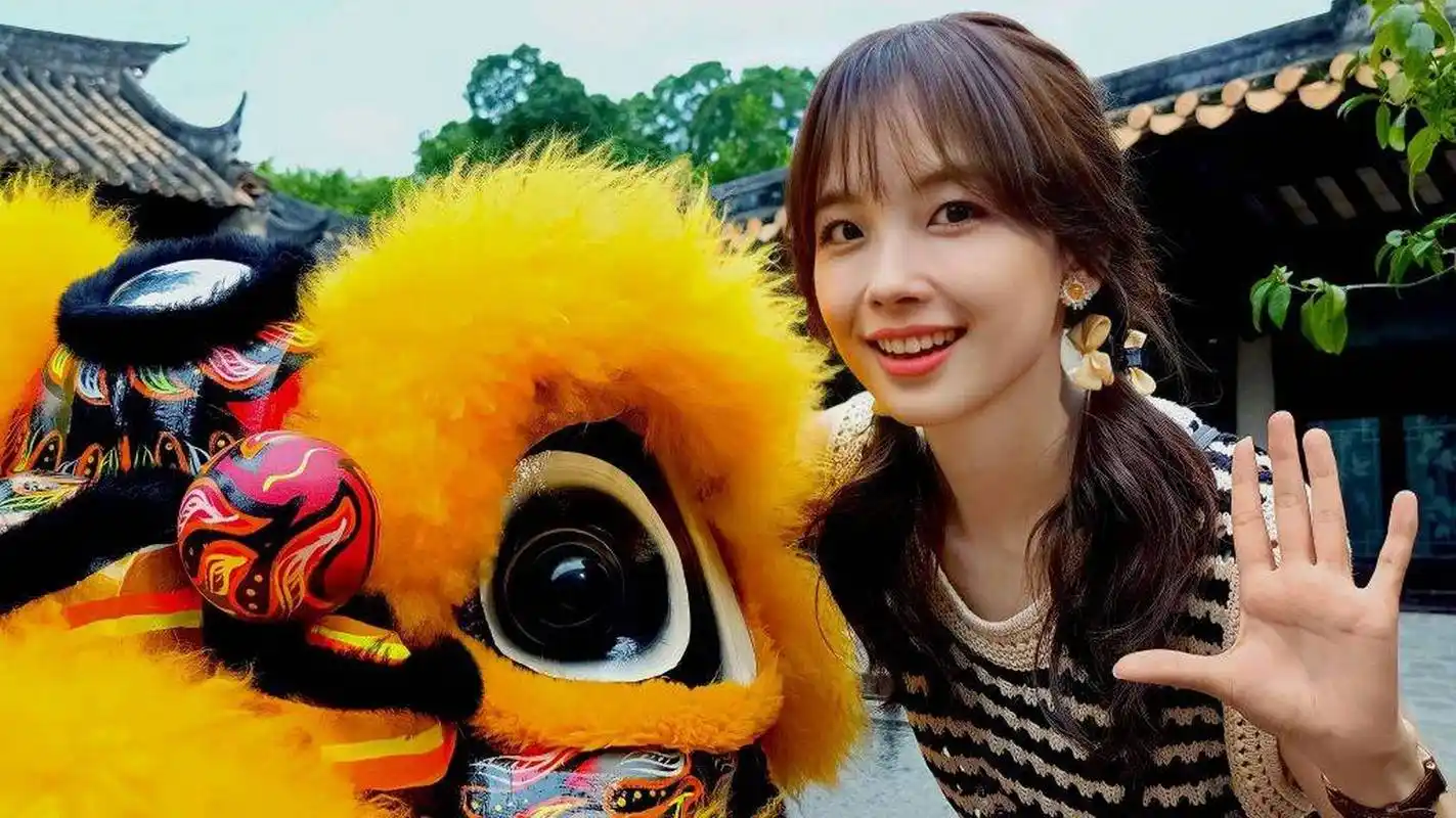 央视女记者王冰冰写真!雪肤玉貌笑容超甜美得让人窒息 !