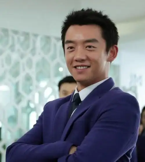 看了张艺谋对郑恺的评价才对他刮目相看原来王家卫没看走眼