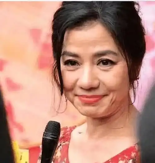 两度被男人欺骗,如今53岁未婚未育还记得这个香港女神