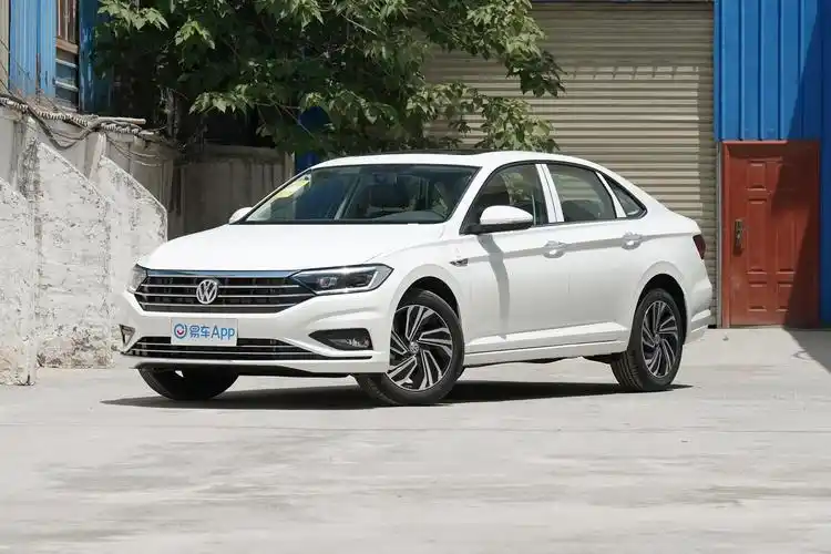 2021款速腾200tsi双离合超越版