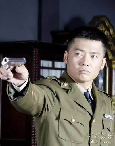 林熙越饰演郑国忠搜狐娱乐讯 电视剧《红色黎明》近日在北京影视频道