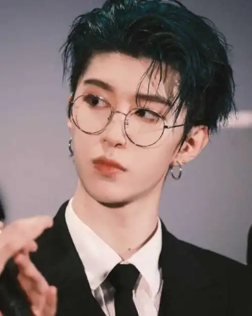 范丞丞多少岁21岁的范丞丞被质疑学历低