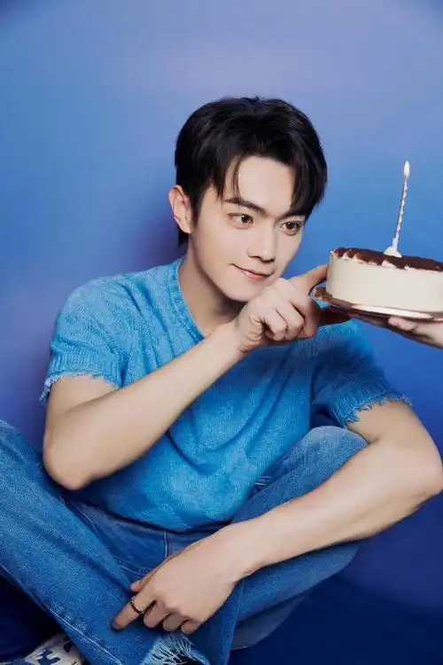 许凯28岁生日写真##许凯蔚蓝生日写真大片